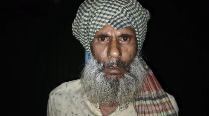 লক্ষ্মীপুরে ধর্ষণ চেষ্টার অপবাদে বৃদ্ধ'র মাথা ন্যাড়া করলেন বিএনপি নেতারা